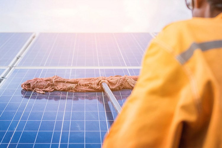 impresa per pulizia pannelli solari